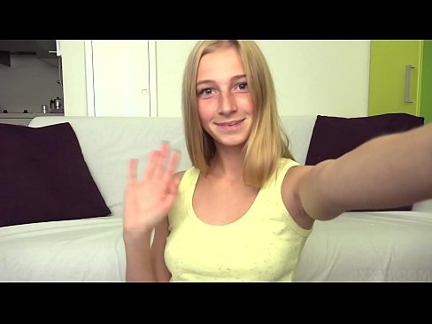 ❤️ Amikor unatkozom, lustán maszturbálom a rózsaszín puncimat... ️❌ Szép pornó at hu.sex78.ru ❌️